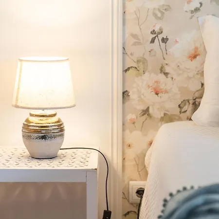 卡萨乐洛基代索勒酒店 *